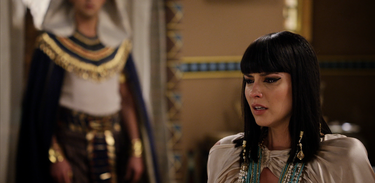 Ramsés surpreende Nefertari confessando que ainda ama Moisés