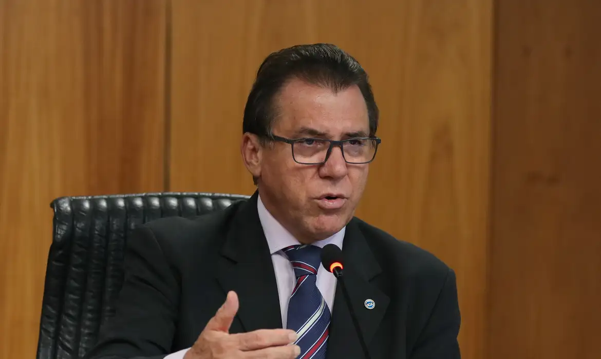Brasília (DF), 21/12/2023, O ministro do Trabalho, Luiz Marinho, durante entrevista coletiva para divulgar o balanço das atividades e ações da pasta em 2023 e as perspectivas para 2024.  Foto: Jose Cruz/Agência Brasil