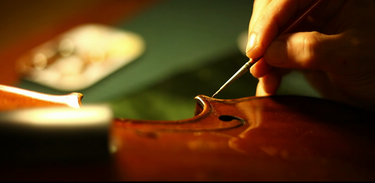 Cordas Friccionadas é o tema do episódio de estreia de "Luthiers - mãos que soam vida"