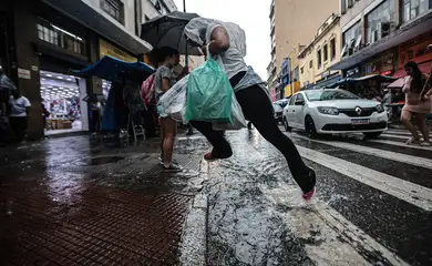 São Paulo (SP), 18/02/2025 - Calor de 35ºC e chuva forte a tarde no centro de São Paulo. Foto: Paulo Pinto/Agência Brasil