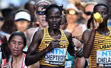 Atleta ugandense Rebecca Cheptegei corre em prova final de maratona em Budapeste, Hungria
26/08/2023
REUTERS/Dylan Martinez