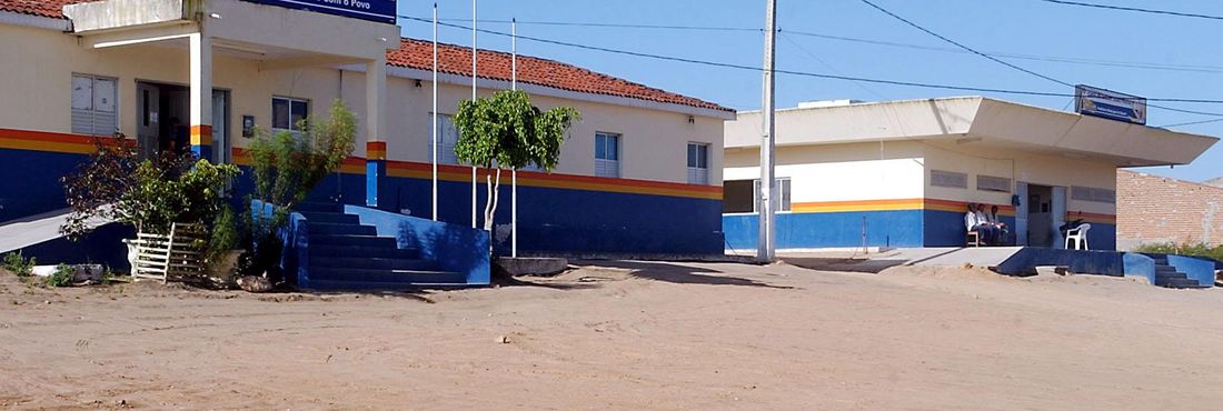Obra de instalação de sistema de esgoto em Manari, em Pernambuco