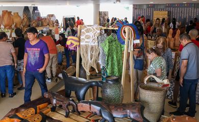 Brasília, DF 14/12/2023 A Feira de Arte dos Povos indígenas do Festival Brasil é Terra Indígena que acontece no Museu Nacional da República para demarcar e celebrar a importância dos povos indígenas para o Brasil e para o mundo. Foto: Fabio Rodrigues-Pozzebom/ Agência Brasil
