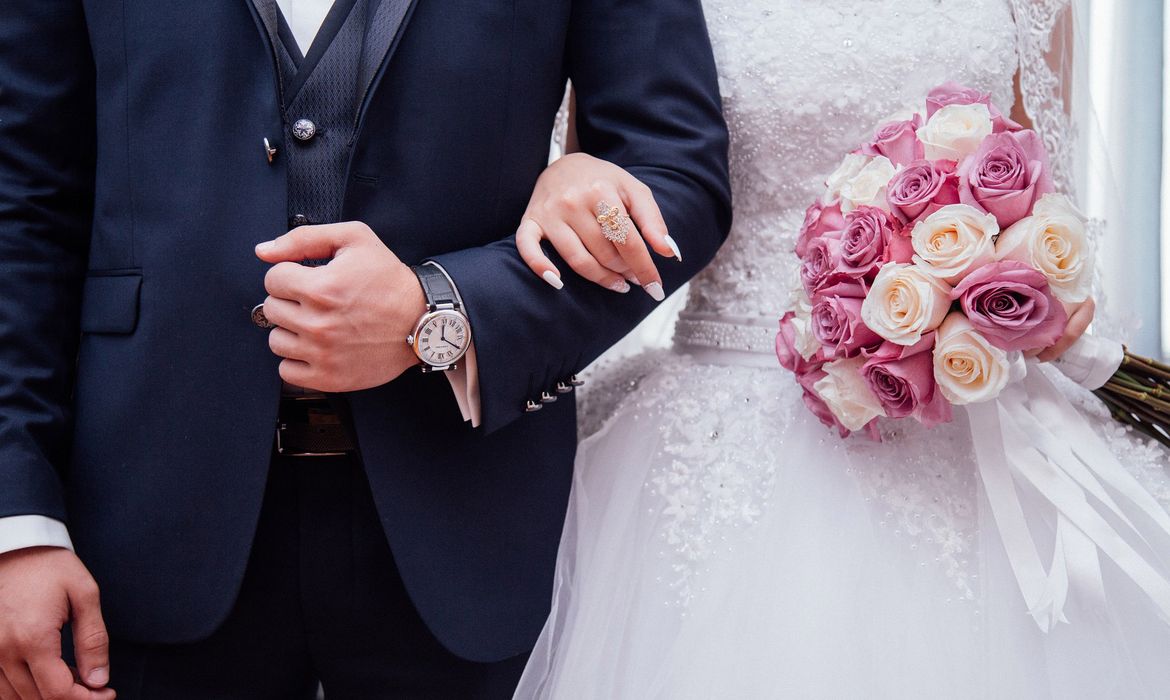 NOIVOS; CASAMENTO - Casamentos entre pessoas do mesmo sexo batem recorde em 2022. Foto: StockSnap/Pixabay