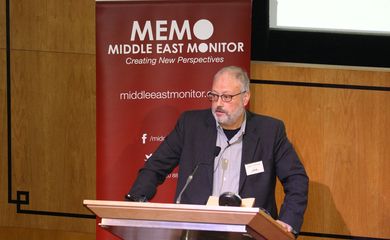 Jornalista saudita Jamal Khashoggi durante evento em Londres em agosto