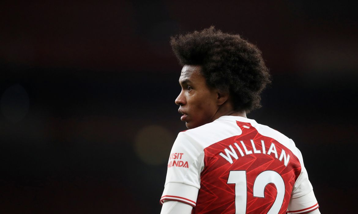 Willian, jogador brasileiro do Arsenal, é vítima de racismo online