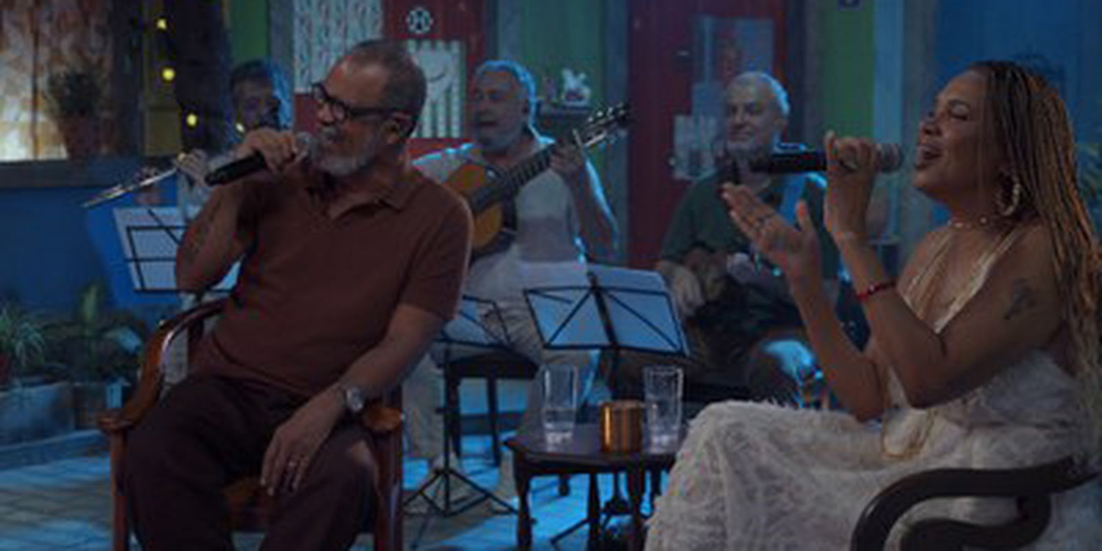 Teresa Cristina recebe Marquinho China no programa Samba na Gamboa