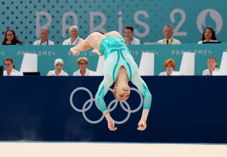 Paris 2024 Olympics - Artistic Gymnastics - Women's Floor Exercise Final - Bercy Arena, Paris, France - August 05, 2024. Ana Barbosu of Romania in action. REUTERS/Mike Blake