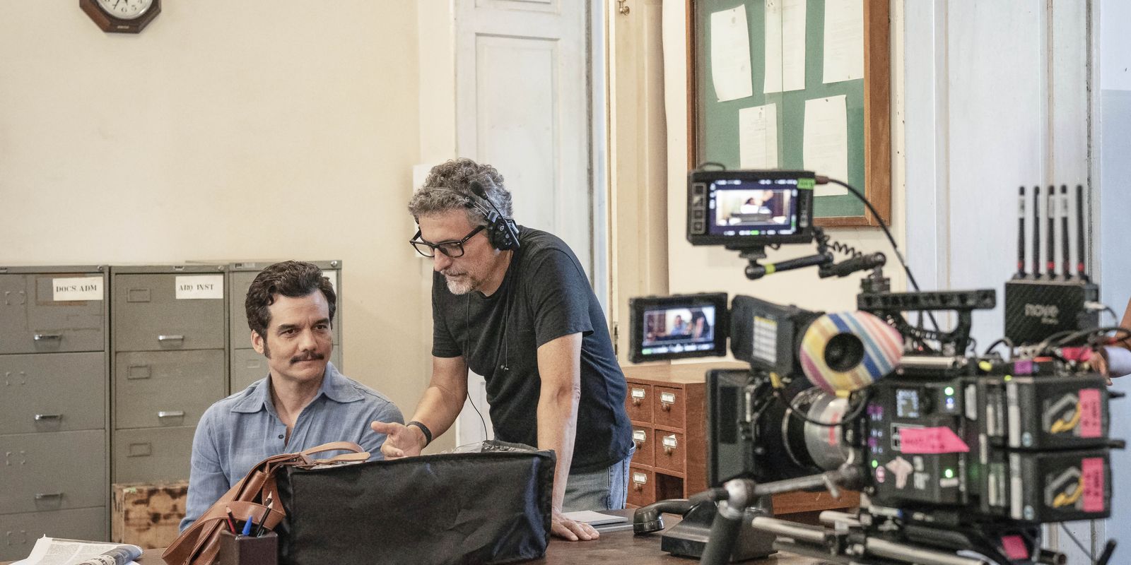 Três filmes brasileiros avançam na seleção para o Oscar 2026, com destaque para Melhor Filme Internacional e Documentário.