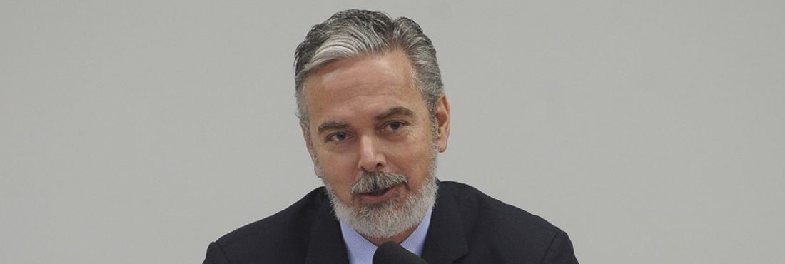 O Ministro das Relações Exteriores, Antônio Patriota, durante audiência no Congresso Nacional