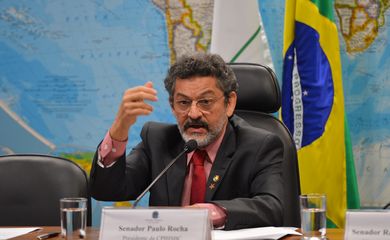 O presidente da CPI, senador Paulo Rocha durante a CPI do HSBC (Fabio Rodrigues Pozzebom/Agência Brasil)
