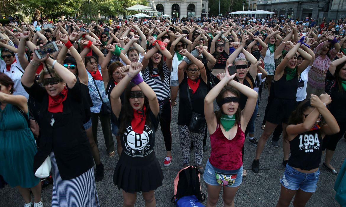 Senado vota projeto de paridade de gênero. Ativistas protestam em Santiago, January 22, 2020. REUTERS/Edgard Garrido