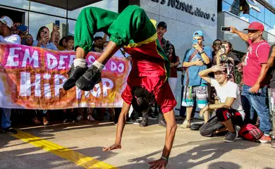 Brasília/DF, 17/07/2023, O movimento Hip Hop brasileiro, durante marcha da Cultura Hip Hop em celebração ao Cinquentenário mundial da Cultura Hip Hop. Foto: José Cruz/Agência Brasil