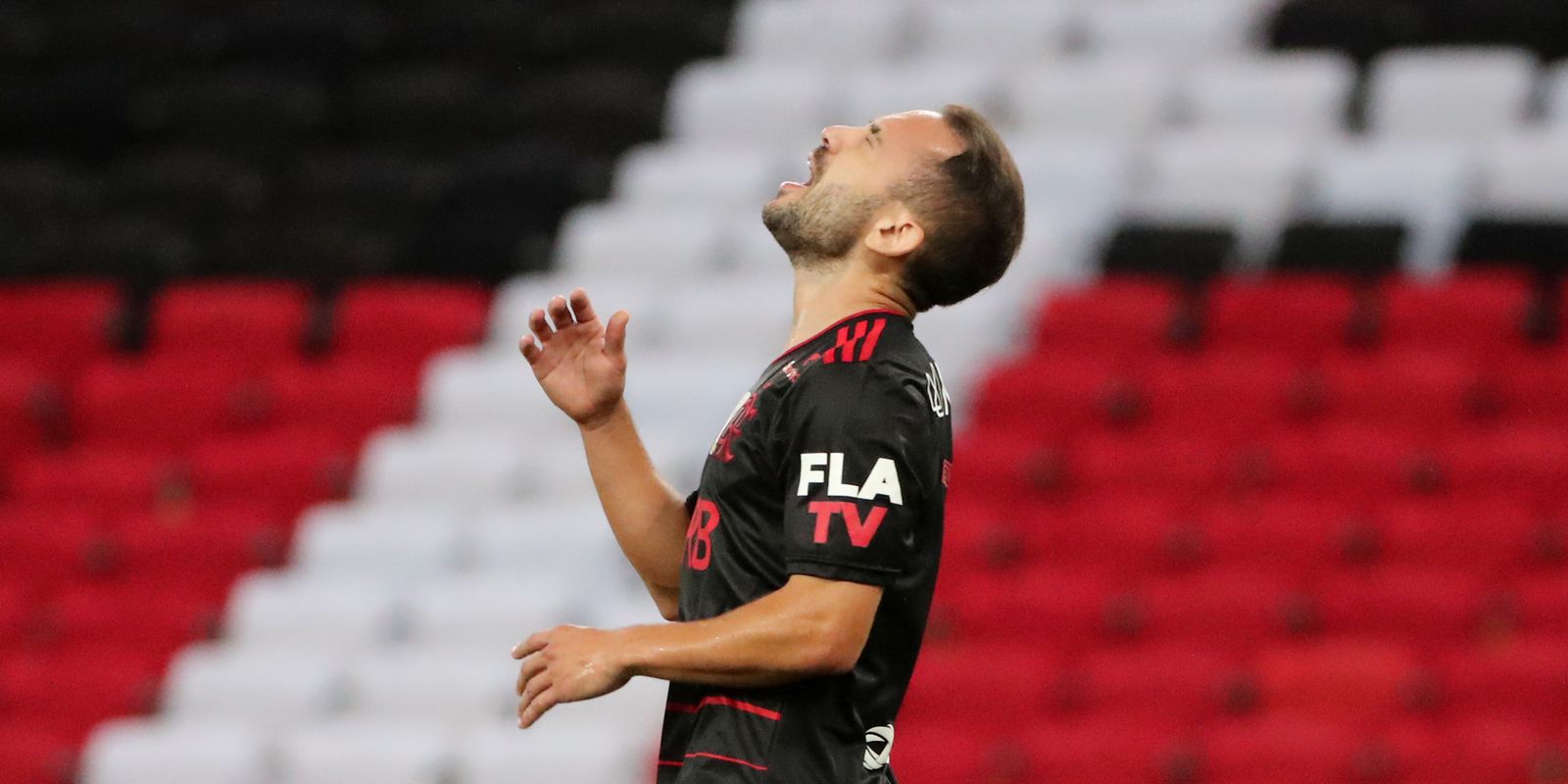 Flamengo só empata com Bragantino e mantém distância para liderança do  Brasileiro - Gazeta Esportiva