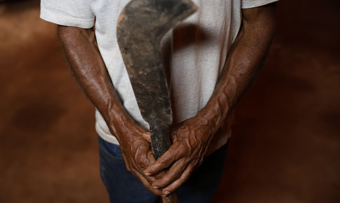 Balsas (MA), 09/10/2025 – O agricultor familiar Fábio Soares de Sousa, conhecido como Miúdo, morador da comunidade de Boa Esperança, no Vão do Uruçuí, área rural dos Gerais de Balsas. Foto: Fernando Frazão/Agência Brasil