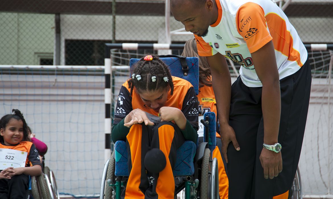 Associação oferece esporte adaptado a criança com deficiência - Divulgação/ADD