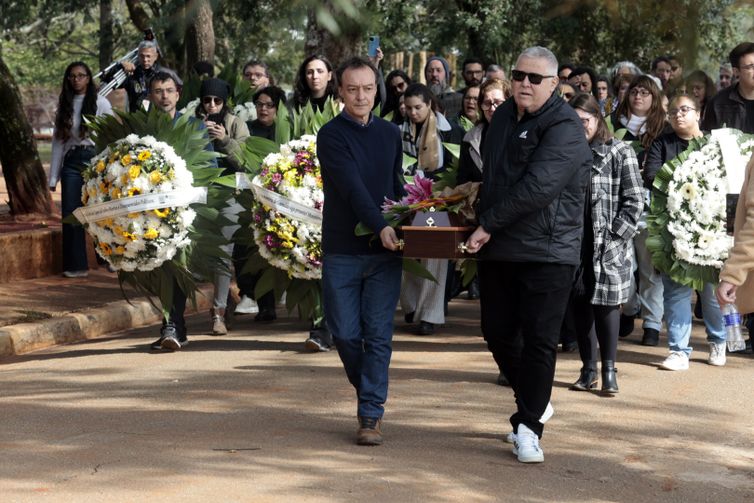 São Paulo (SP), 26/06/2026. - Cerimônia de Sepultamento de Grenaldo de Jesus Silva, no cemitério Dom Bosco em Perus.  Ato integra ações de memória, verdade e reparação conduzidas pela Comissão Especial sobre Mortos e Desaparecidos Políticos e pelo Ministério dos Direitos Humanos e da Cidadania. Foto: Paulo Pinto/Agencia Brasil