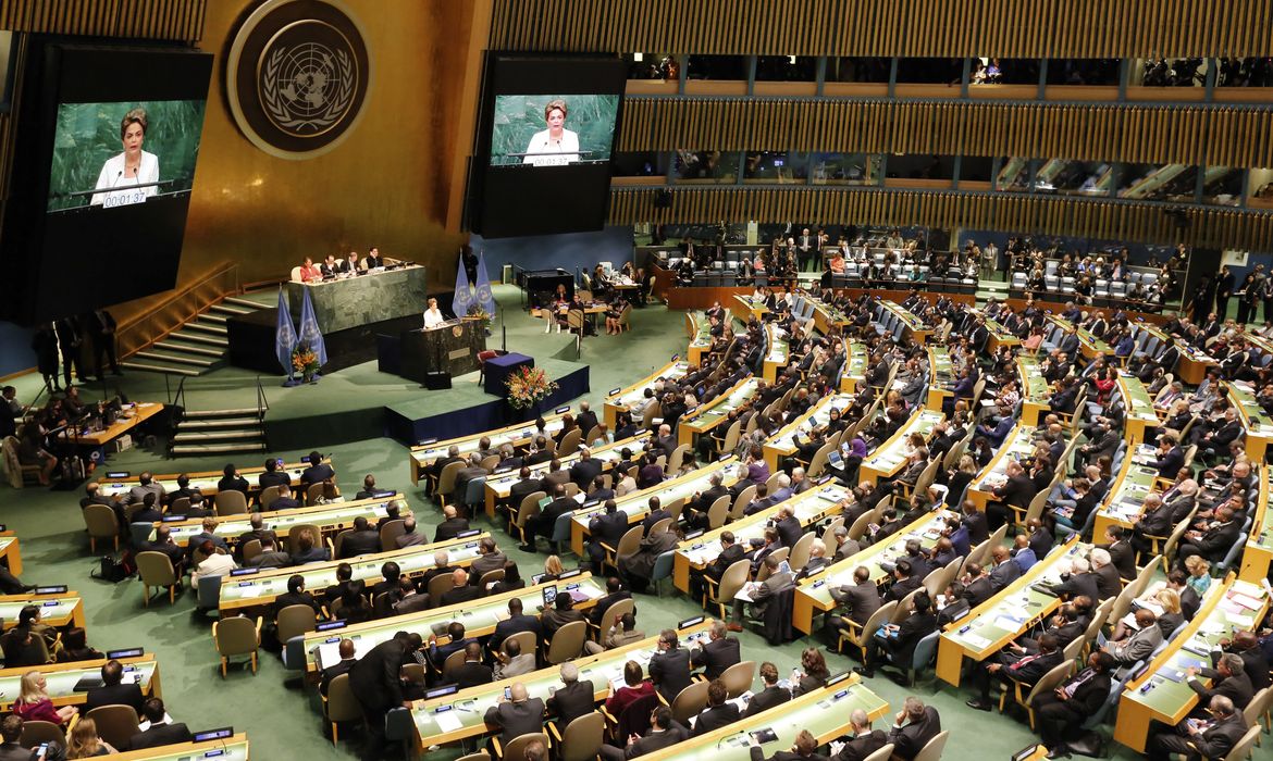 Nova York (EUA) - Presidenta Dilma Rousseff discursa durante sessão de abertura da cerimônia de assinatura do Acordo de Paris, na sede da ONU (Ichiro Guerra/PR)
