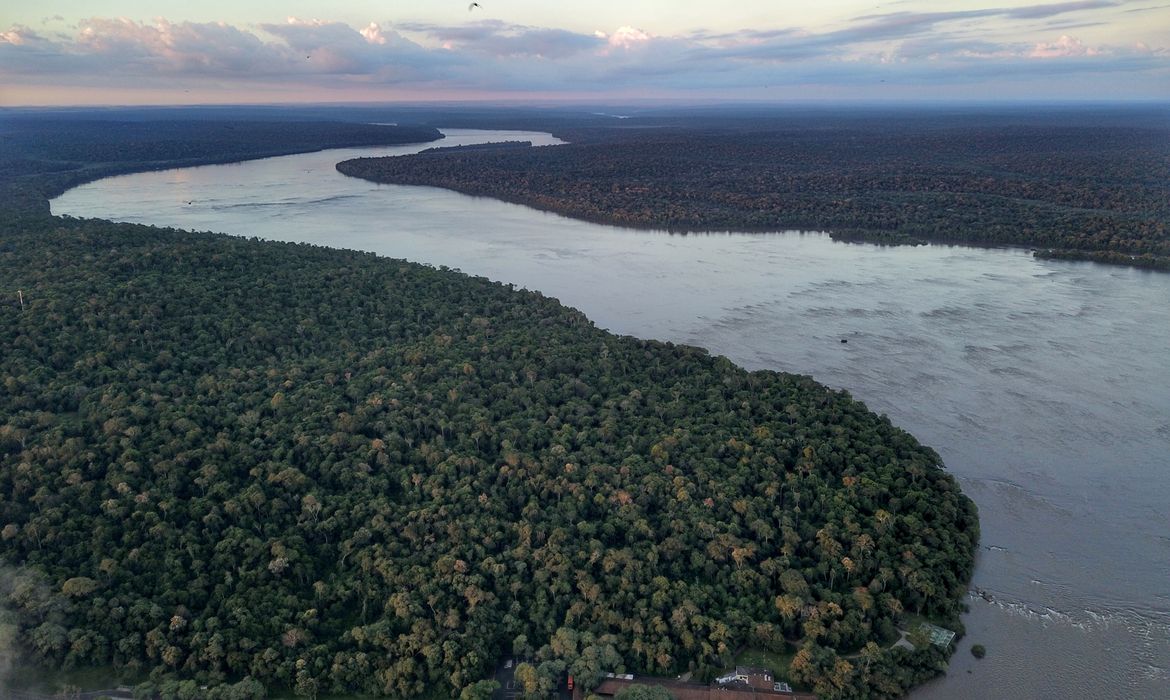 Bacias hidrográficas do Paraná abrigam belezas e potencial turístico. Foz do Iguaçu.