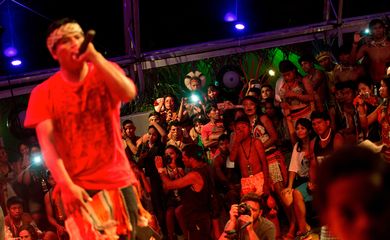 Palmas (TO) - Grupo de rap com integrantes da etnia Guarani Kaiowá, Bro MC's, se apresenta na Oca da Sabedoria durante  os Jogos Mundiais dos Povos Indígenas  (Marcelo Camargo/Agência Brasil)