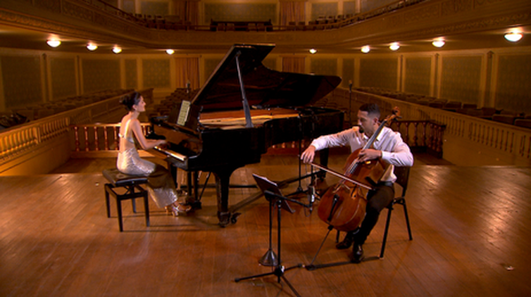 A pianista Amanda Kohn e o cellista William Baptista no Partituras
