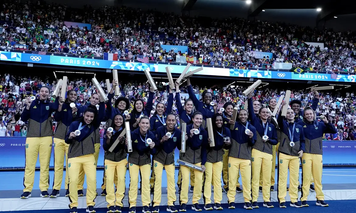 Seleção brasileira feminina de futebol conquista prata após ser superada por 1 a 0 pelos Estados Unidos na Olimpíada de Paris - em 10/08/2024