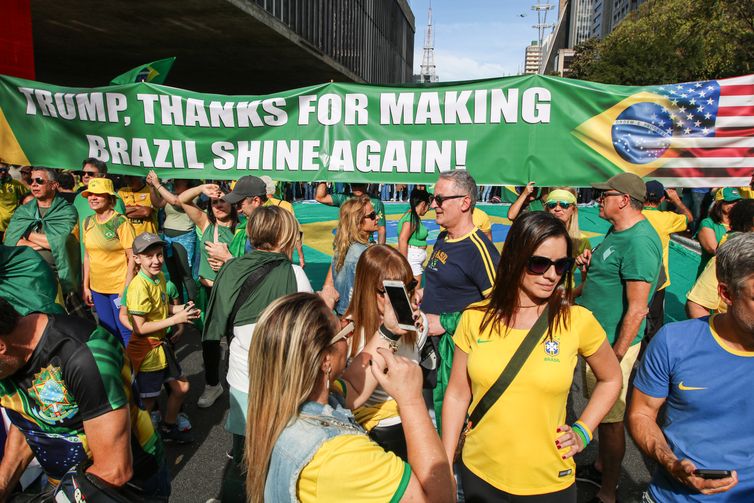 São Paulo (SP), 03/08/2025 - Apoiadores do ex-presidente Jair Bolsonaro realizaram manifestação na avenida Paulista e em diversas cidades do país. Os atos foram convocados por aliados de Bolsonaro.  Foto: Cadu Pinotti/Agência Brasil