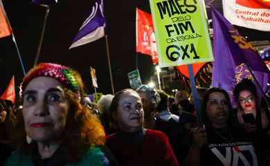 Manifestação pede fim da jornada 6 x 1 e taxação de bilionários