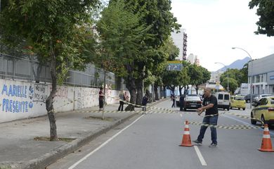 Rio de Janeiro - Delegacia de Homicídios faz levantamento de informações no local da morte de Marielle Franco e Anderson Gomes, no Estácio, região central do Rio (Tomaz Silva/Agência Brasil)