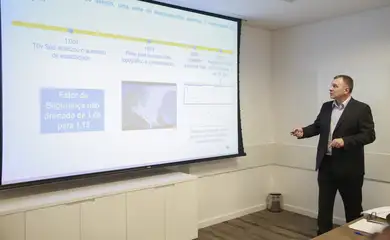O diretor de Planejamento da Vale, Lucio Cavalli, fala à imprensa sobre o rompimento da barragem de Brumadinho, na sede da empresa, em Botafogo, no Rio de Janeiro.