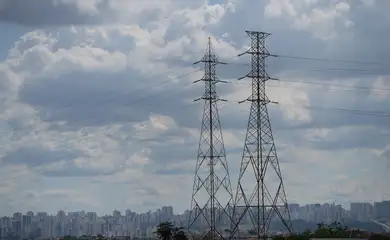 Linhas de transmissão de energia do sistema elétrico nacional