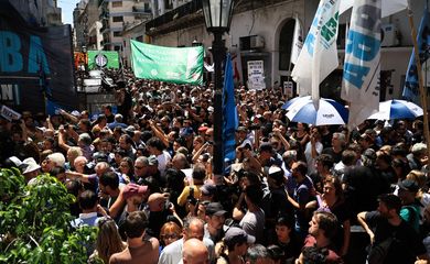 Buenos Aires - Trabalhadores se mobilizam contra extinção de agência pública Télam. Foto: Somos Télam