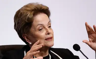 Rio de Janeiro (RJ), 05/07/2025 – A presidenta do Novo Banco de Desenvolvimento (NDB), formado por membros do Brics, Dilma Rousseff, faz pronunciamento à imprensa com a diretoria durante o 10° Encontro Anual, em Copacabana. Foto: Fernando Frazão/Agência Brasil