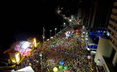 Salvador - fotos aéreas do Carnaval no Farol da Barra (Valter Pontes/Secom Salvador)