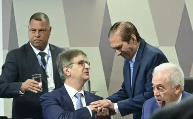 Brasília - 12/11/2025 - Comissão de Constituição, Justiça e Cidadania (CCJ) realiza reunião para sabatinar indicados para o Superior Tribunal Militar (STM), Procuradoria-Geral da República (PGR), Conselho Nacional de Justiça (CNJ) e Conselho Nacional do Ministério Público (CNMP).

Mesa: 
indicado para ser reconduzido ao cargo de Procurador-Geral da República, Paulo Gustavo Gonet Branco (MSF 60/2025); 
senador Jader Barbalho (MDB-PA);
presidente da CCJ, senador Otto Alencar (PSD-BA); 
indicado para exercer o cargo de ministro do Superior Tribunal Militar (STM), Anisio David de Oliveira Junior (MSF 76/2025). 

Foto: Geraldo Magela/Agência Senado