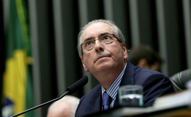 Brasília - O presidente da Câmara dos Deputados, Eduardo Cunha, dirige a sessão plenária do dia  (Wilson Dias/Agência Brasil)