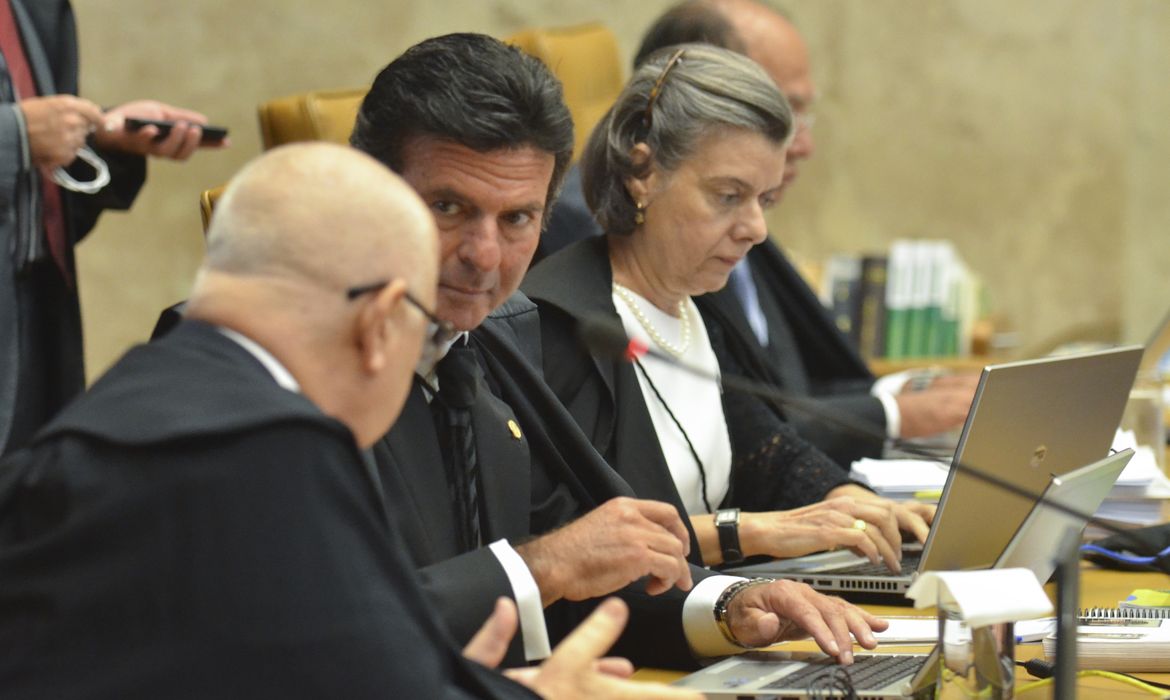 Brasília - STF retoma julgamento de novos recursos do processo do mensalão. Na foto, os ministros do STF Teori Zavascki, Luiz Fux, Cármen Lúcia e Gilmar Mendes (José Cruz/Agência Brasil)
