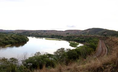 Trecho do rio Doce na região de Periquito(MG).