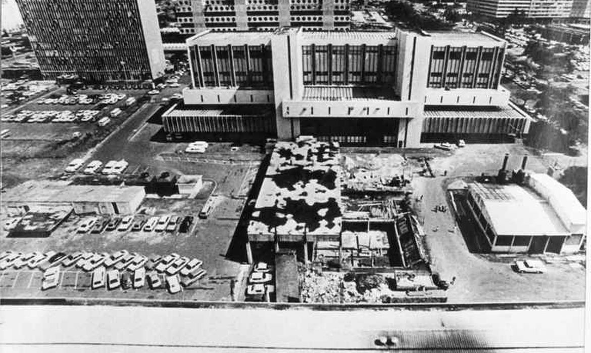 Construção do prédio do Hospital de Base de Brasília, originalmente chamado de Hospital Distrital