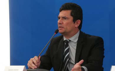 O ministro da Justiça e Segurança Pública, Sergio Moro, participa de coletiva de imprensa no Palácio do Planalto, sobre as ações de enfrentamento ao covid-19 no país
