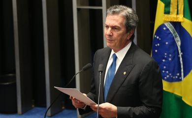 Brasília - Senador Fernando Collor de Mello durante sessão do impeachment no Senado, conduzida pelo presidente do STF, Ricardo Lewandowski  (Antonio Cruz/Agência Brasil)