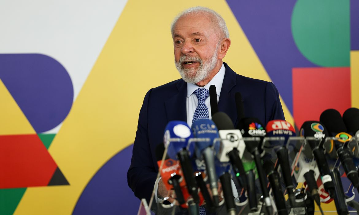 Brasília (DF), 30/01/2025 - Em entrevista coletiva, concedida na manhã desta quinta-feira (30), Lula cobrou seriedade dos países que assumiram esse compromisso e lembrou do papel importante que a população local da Amazônia terá para a manutenção da floresta em pé. 
Foto: Jose Cruz/Agência Brasil

