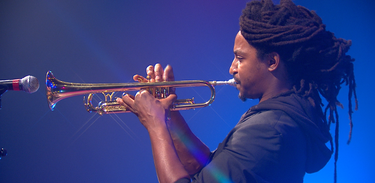 Compositor e trompetista Ed Santana é o fundador do AfroJazz