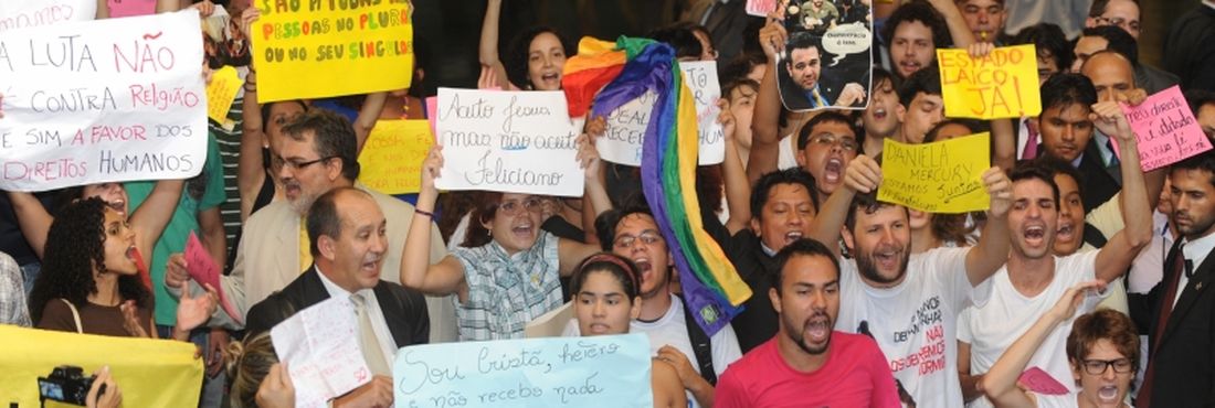 Manifestação contra o presidente da Comissão de Direitos Humanos e Minorias da Câmara dos Deputados, Pastor Marco Feliciano (PSC-SP). Feliciano é acusado de racismo e homofobia.