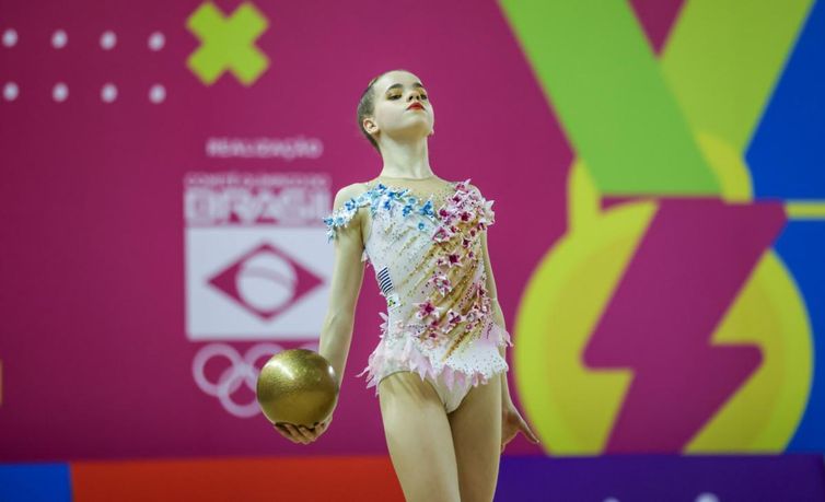 Fernanda Alvaz, 14 anos, Fernanda Alvaz, 14 anos, venceu as quatro provas da ginástica rítmica - individual geral, arco, bola e por equipes - e foi o grande nome entre as meninas nos Jogos da Juventude 2023