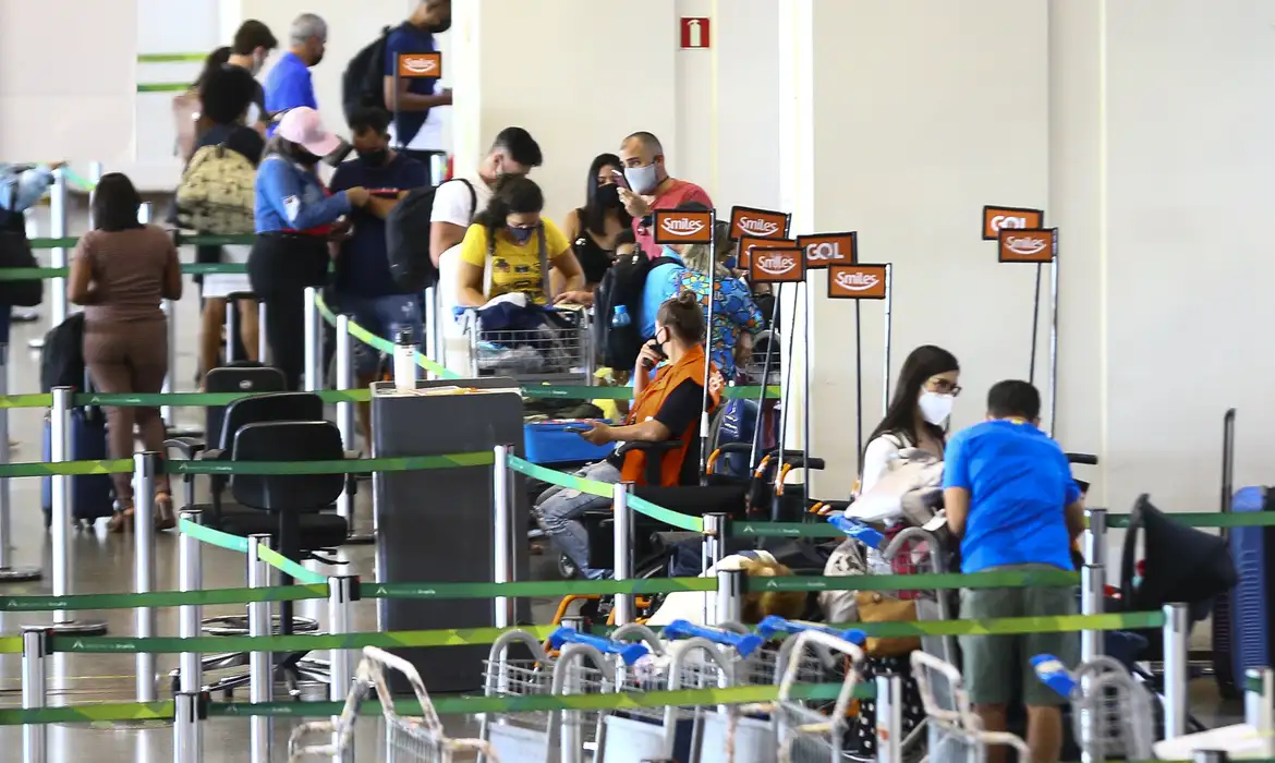 Movimentação de passageiros no Aeroporto Internacional de Brasília.