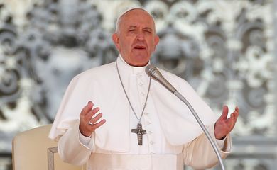 Papa Francisco fala no Vaticano