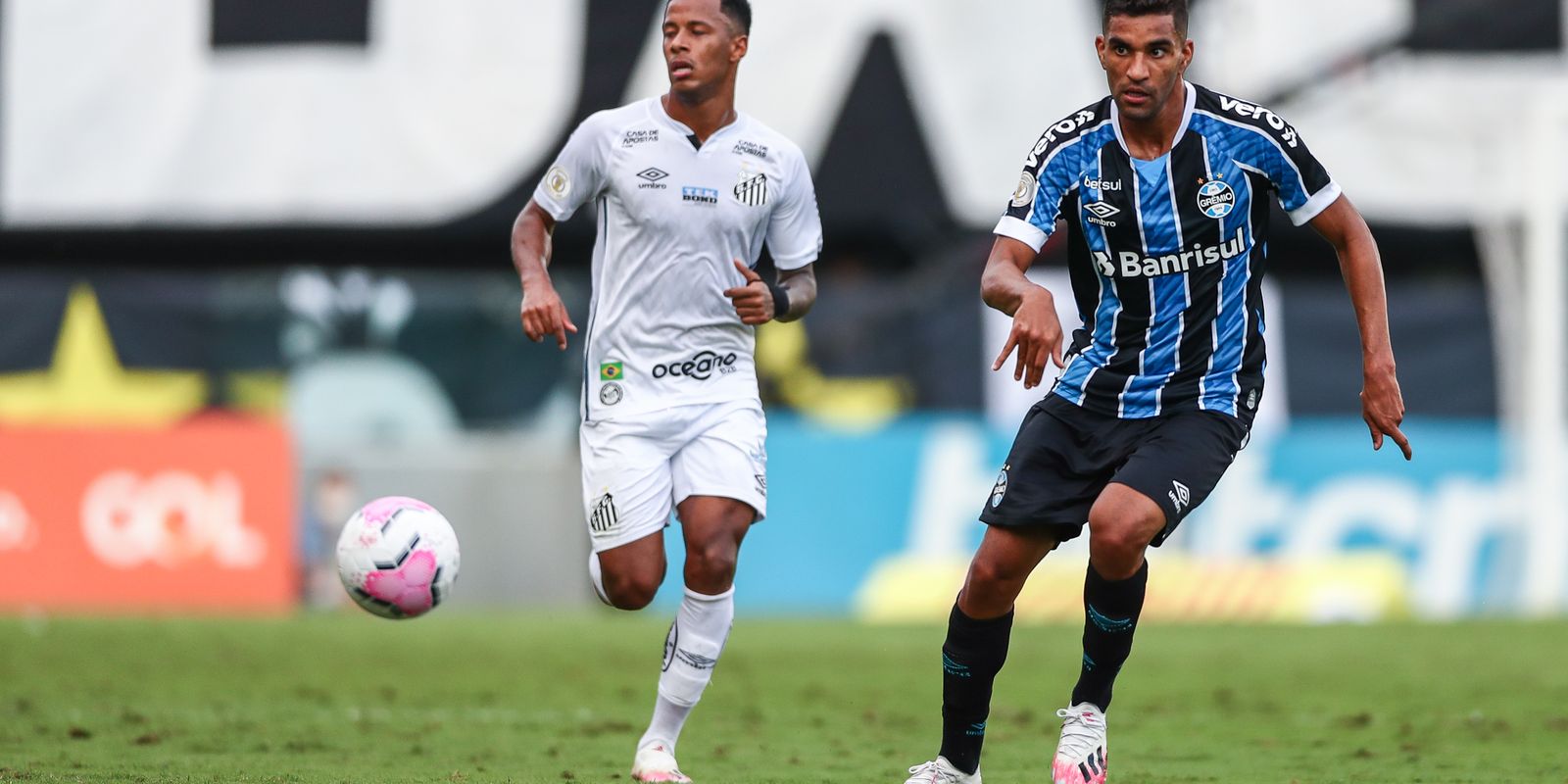 Grêmio vence o São Paulo e constrói vantagem para o jogo de volta