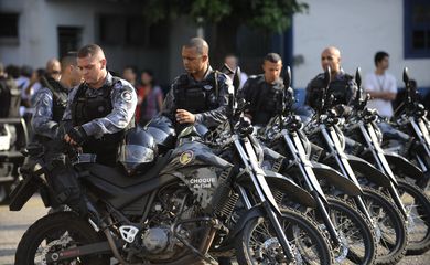 Policiais do Batalhão de Choque da PM participaram do curso de controle de distúrbios civis, desenvolvido pelo FBI em parceria com os Departamentos de Polícia de Los Angeles e  Chicago (Fernando frazão/Agência Brasil)