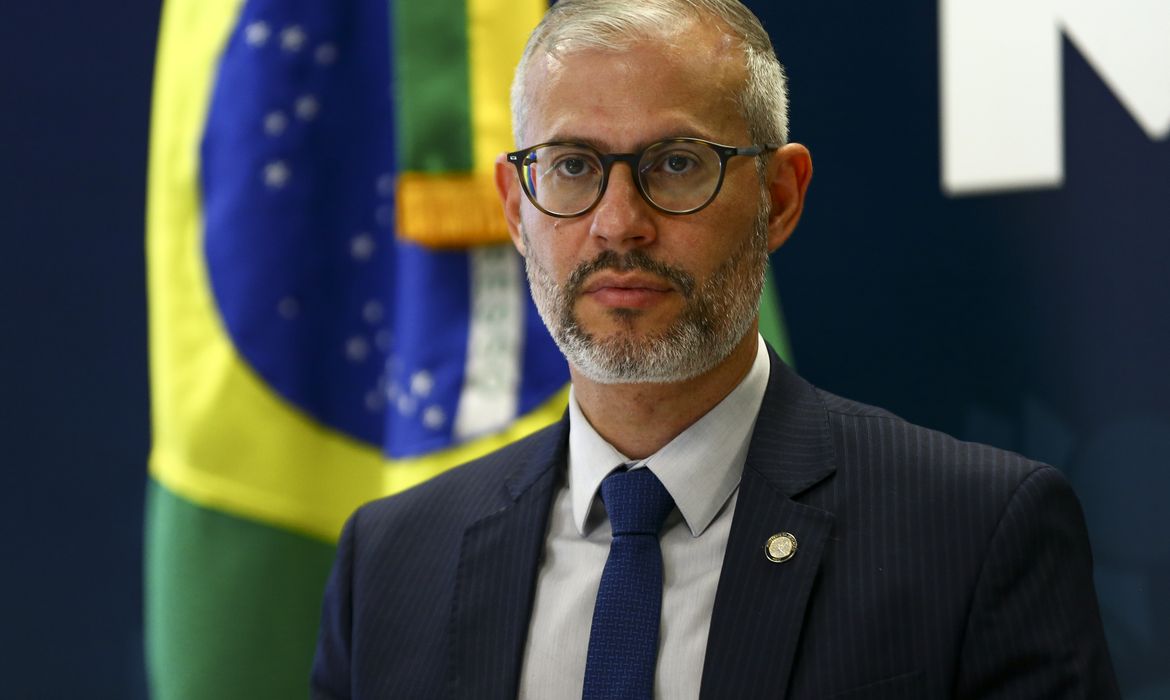 O ministro da Educação, Victor Godoy, durante cerimônia de adesão do Brasil ao Estudo Internacional de Tendências em Matemática e Ciências.